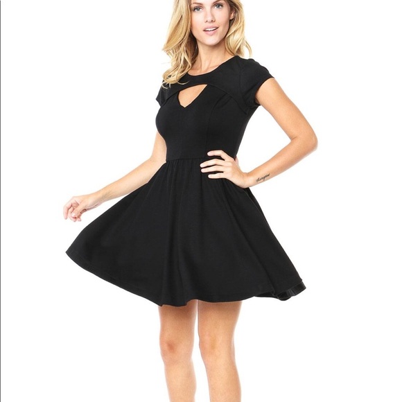 NEW GUESS Black Lady Preto Dress SZ XS - Picture 1 of 9